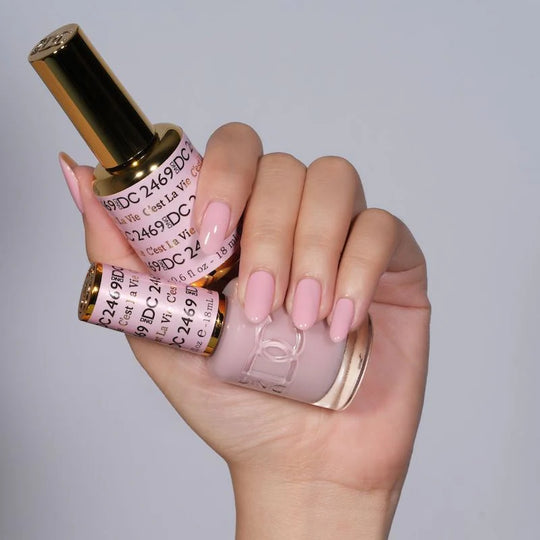 DC #2469 C'est La Vie