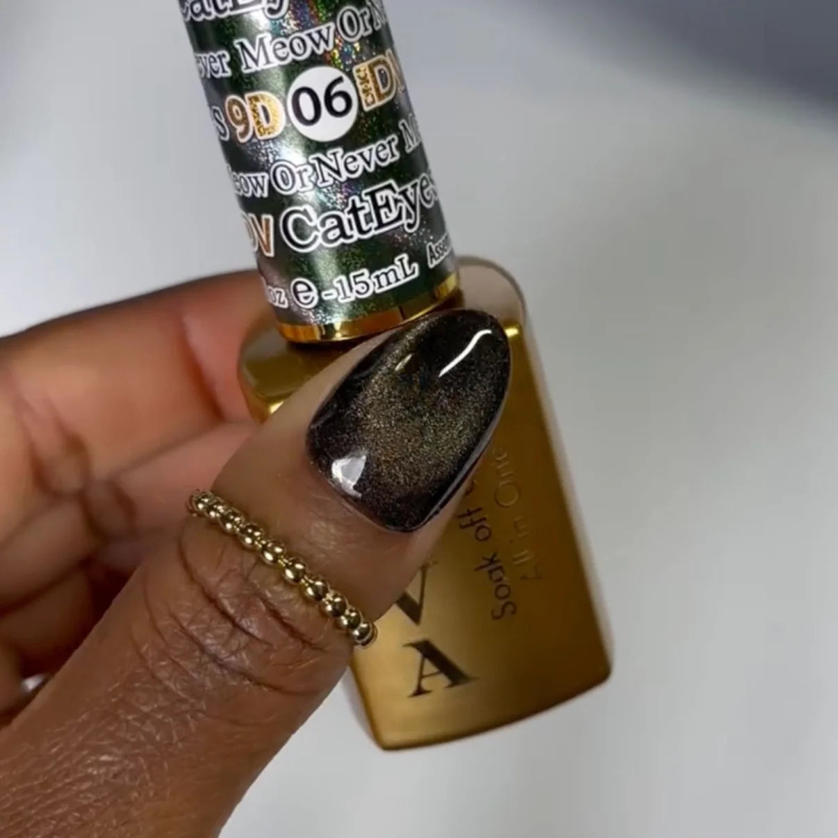 DIVA 9D Cat Eye Glassball #06 – Meow Or Never