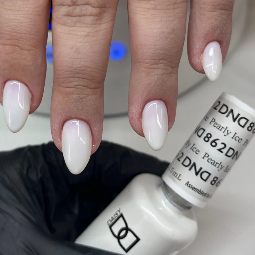 DND Sheer #862 Pearly Ice